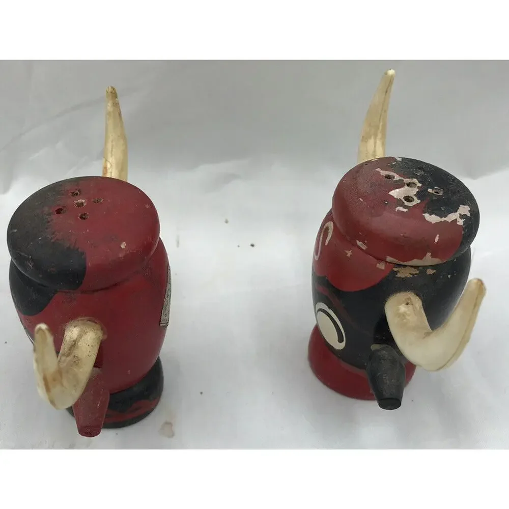 longhorn cow‎ salt /pepper shakers. 623BB